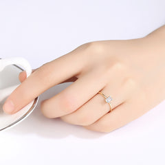 Zircon Women's Simple Fashion Ring